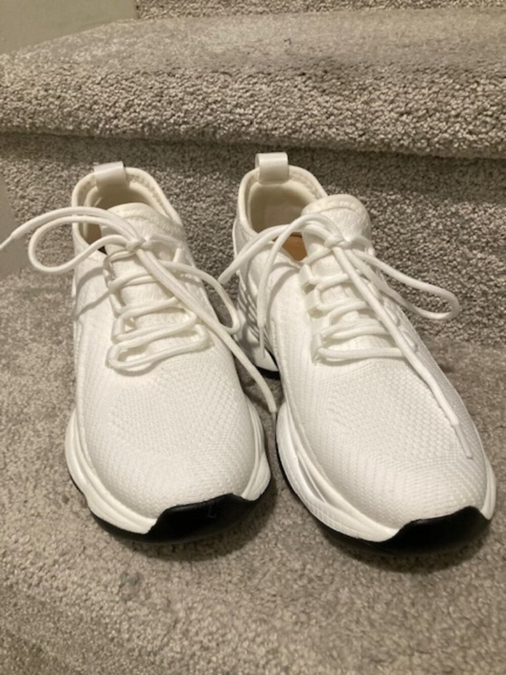 Designed WHITE LIFT SHOE